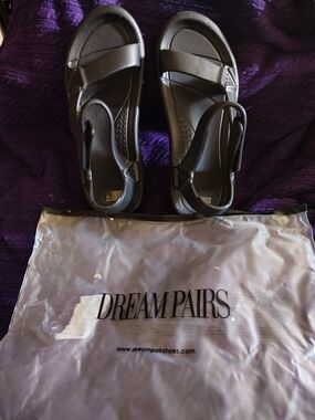 ☀️ End of Summer Sale! DREAM PAIRS Sport Water Sandals Size 11 - 2 Colors